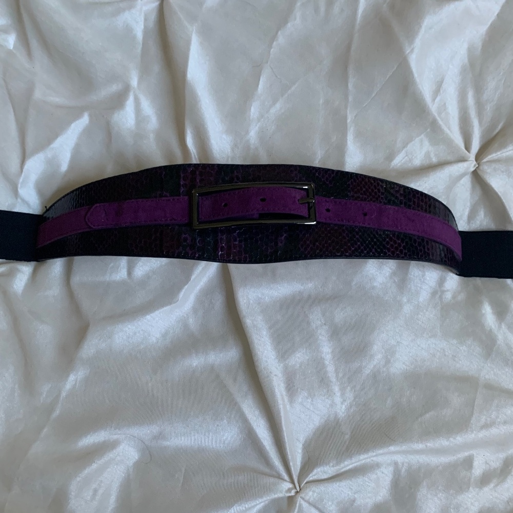 NWOT White House Black Market Purple/Black Snakeprint Belt sz M